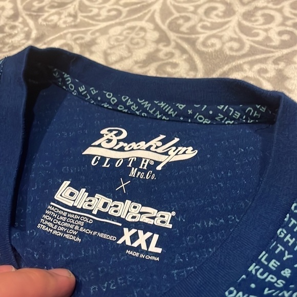LOLLAPALOOZA shirt - Picture 6 of 6